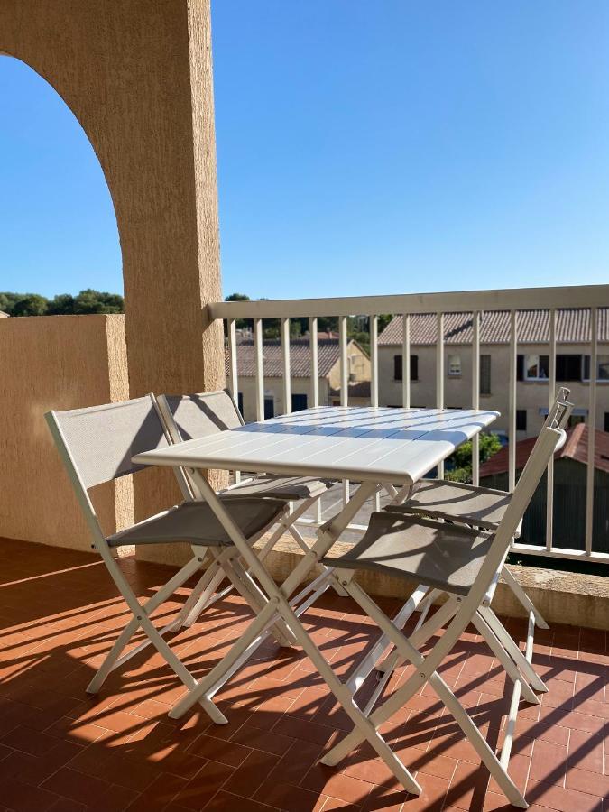 Les Locations Cinaureva "Les Iles D'Or" Apartment La Londe-les-Maures Bagian luar foto